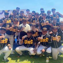 Equipo de Beisbol con medalla ganada