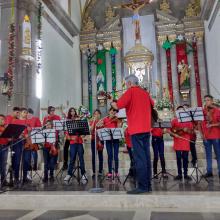 agrupación conformada por 22 músicos en la parroquia de Santiago Apóstol 