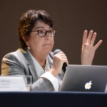 Doctora Patricia Madrigal, ex viceministra de Ambiente de Costa Rica, durante la conferencia, en el marco de la 2da Jornada por la Sustentabilidad