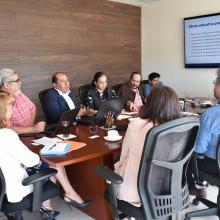 Académicos de la Universidad Continental, de Perú y directivos de UDGVirtual en reunión de trabajo